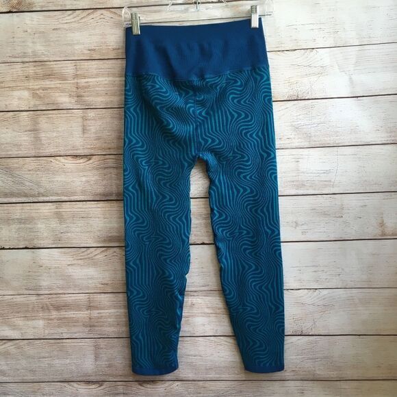 NEW WITH TAGS FREE PEOPLE MOVEMENT WAVE RIDER COMBO LEGGINGS - Picture 2 of 6